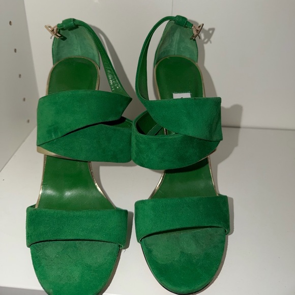 Jimmy Choo Kelly Green Sandal - Picture 2 of 4